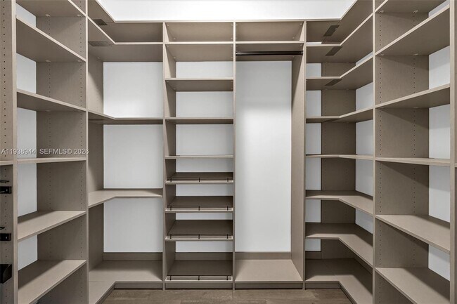 Building Photo - 16699 Botaniko Dr N