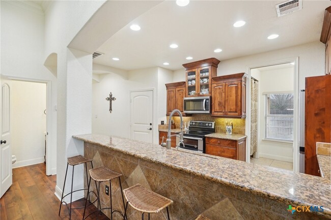 Building Photo - 2622 Fairwood Dr