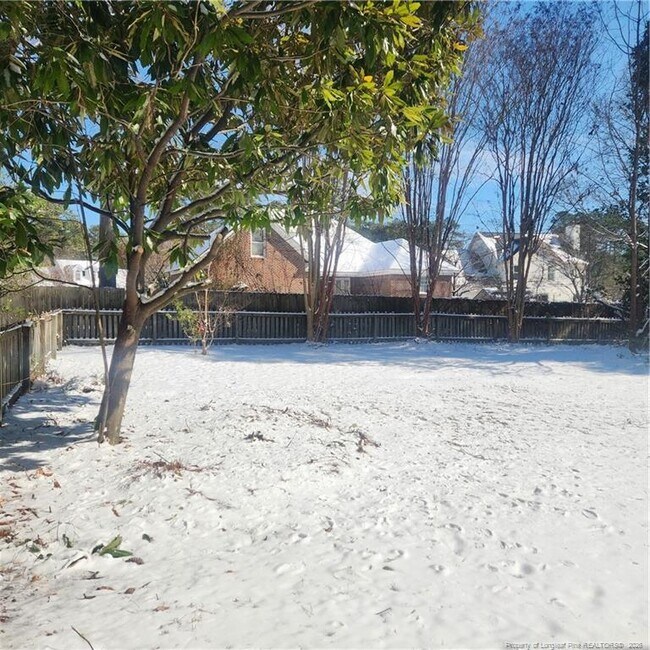 Building Photo - 4016 Bankside Dr