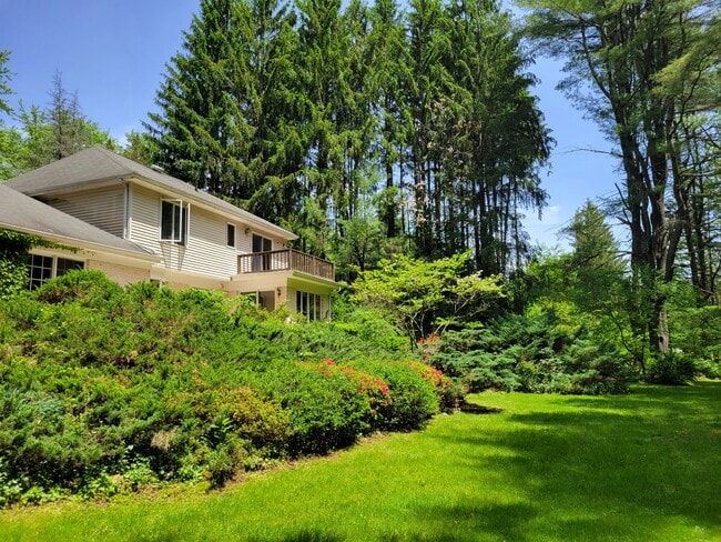 Building Photo - 198 Bryans Rd