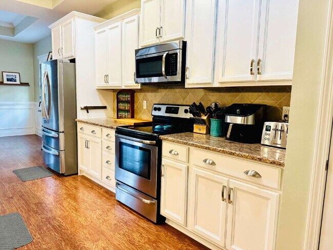 Building Photo - 59 Cherry Hill Dr