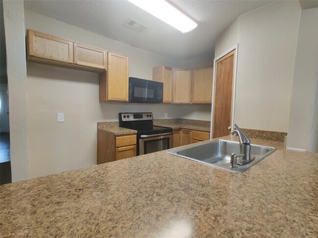 Building Photo - 1003 Dyche Ln