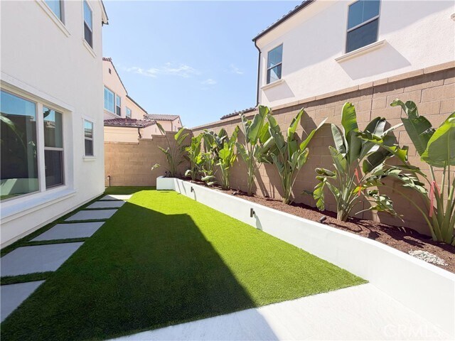 Building Photo - 115 Mossvine