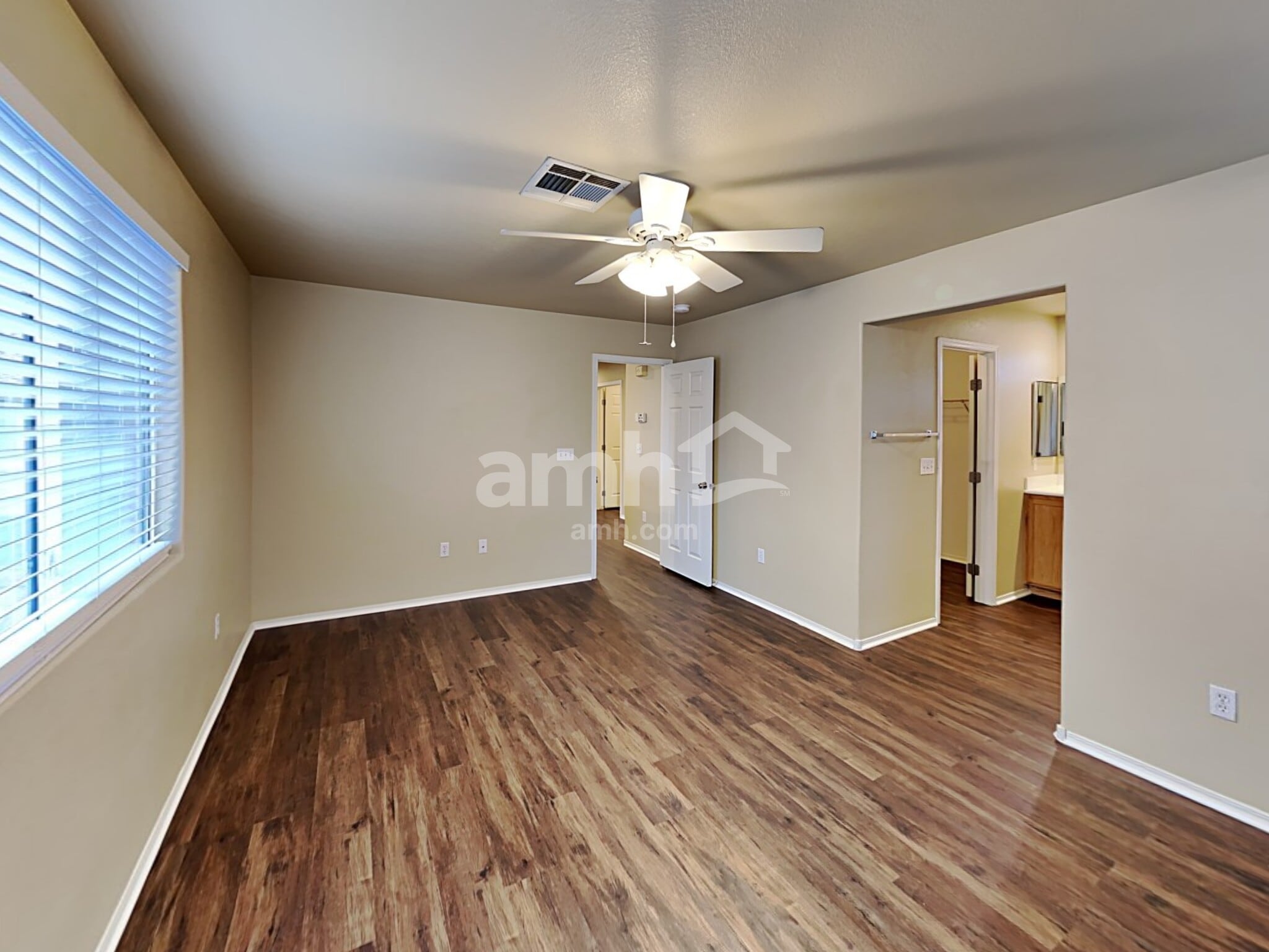 Building Photo - 3909 Bayamon St