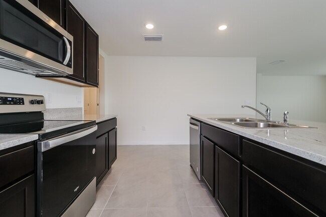 Building Photo - 8578 Triumph Cir