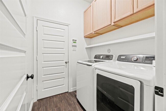 Building Photo - 9019 Stanley Oak Dr