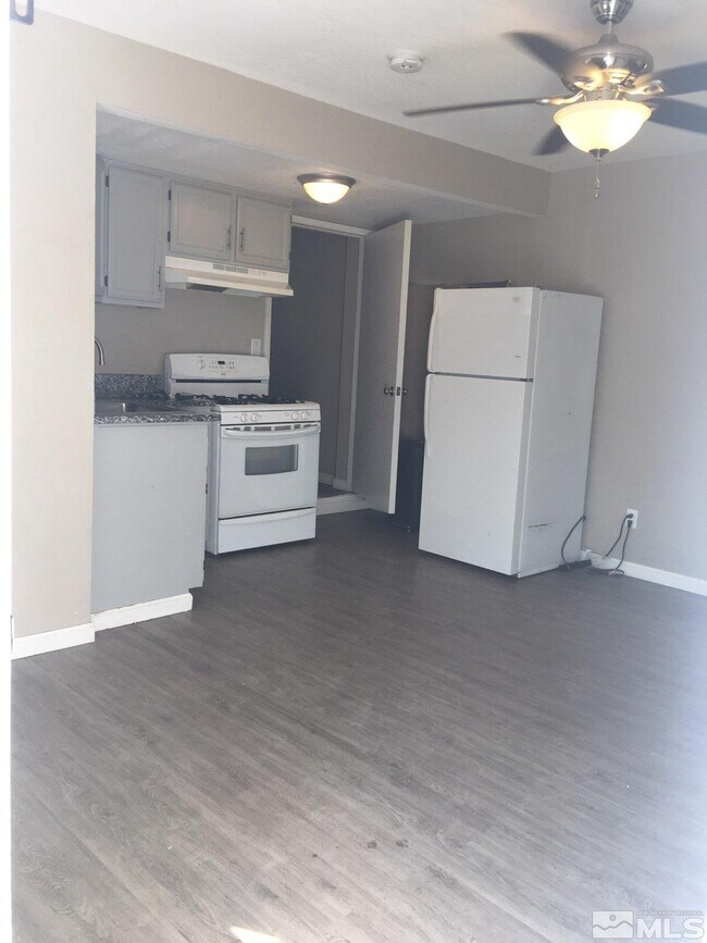 Building Photo - 905 Mauldin Ln