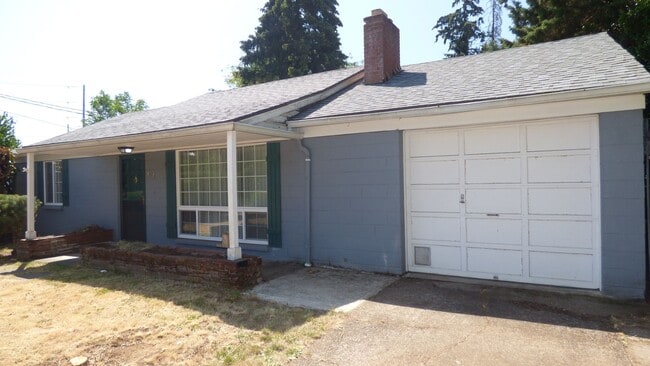 Building Photo - 2 bedroom 1 bathroom Home