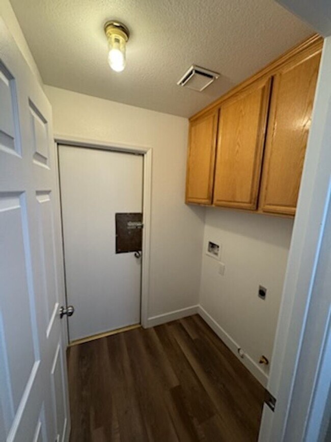 Building Photo - Charming 3-Bedroom Home in Northwest Bakersfield