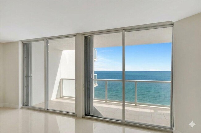 Building Photo - 16485 Collins Ave