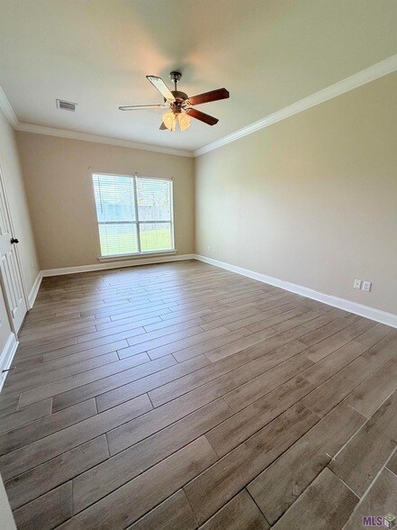 Building Photo - 41188 Lakeway Cove Ave