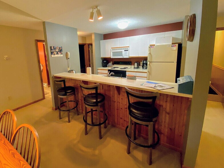 Building Photo - 51 Stickney Cir