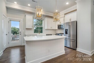 Building Photo - 1622 Nandina Cors Aly