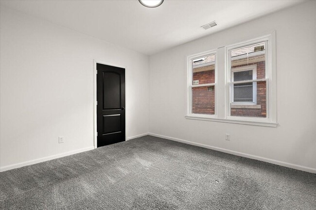 Building Photo - 2477 Hazelwood St