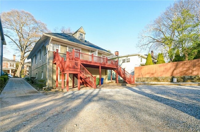 Building Photo - 327 4th St NE
