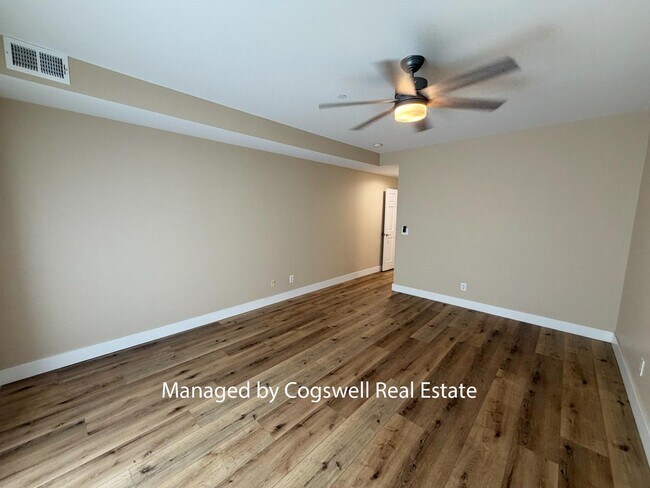 Building Photo - 5005 N Edgewood Dr