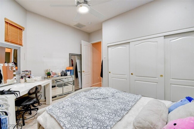 Building Photo - 304 Mesa Rim Ct