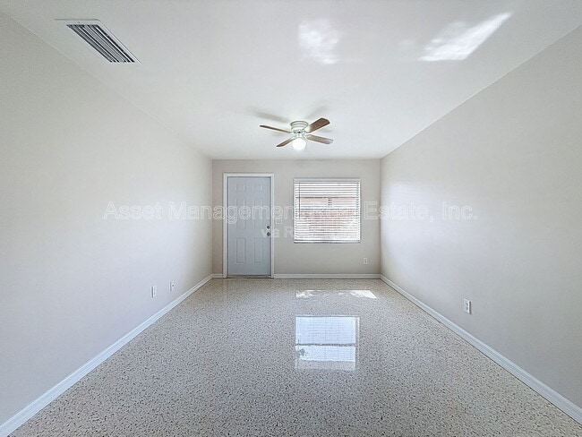 Building Photo - 474 93rd Ave N