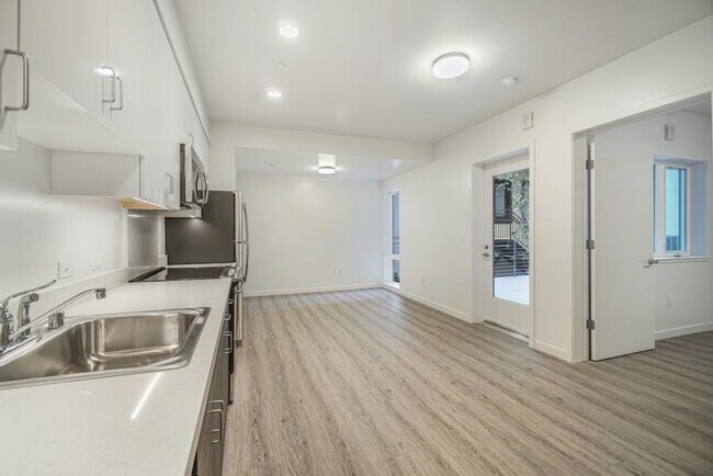 Building Photo - 2124 Bancroft Way