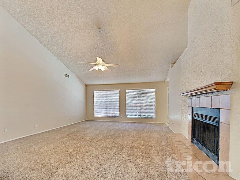 Building Photo - 7127 W McRae Way