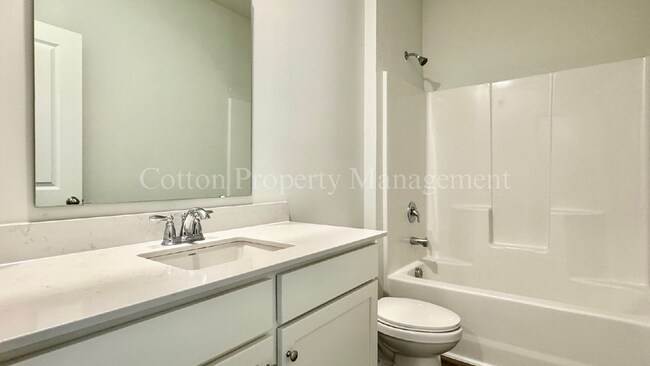 Building Photo - 2516 Centerway Ln