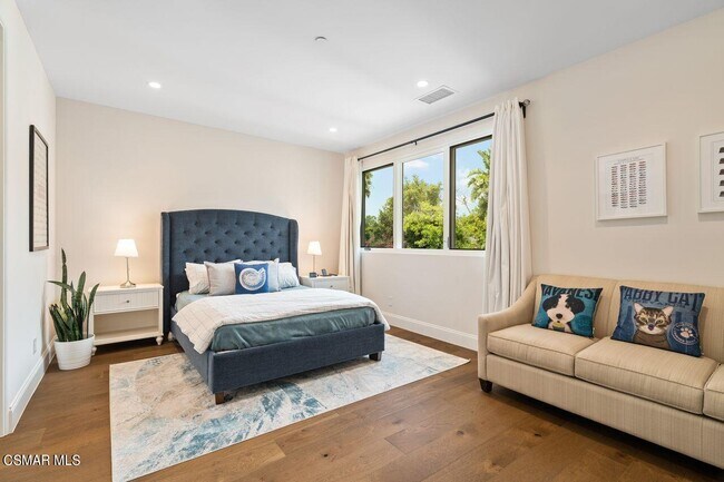 Building Photo - 12727 Landale St