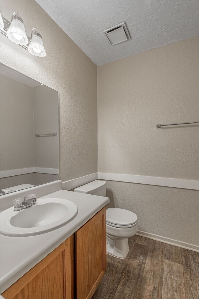 Building Photo - 2521 Crosstimbers Dr