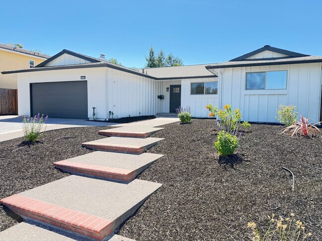 Building Photo - 9887 Broadmoor Dr