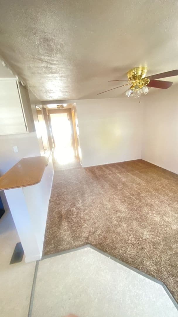Building Photo - Cozy Home