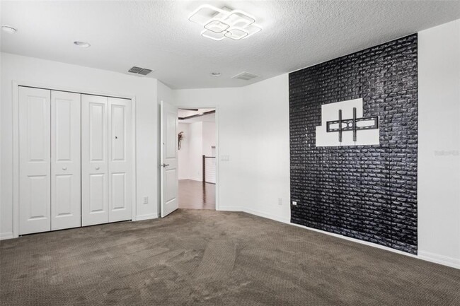 Building Photo - 10319 Stallion Flds Wy