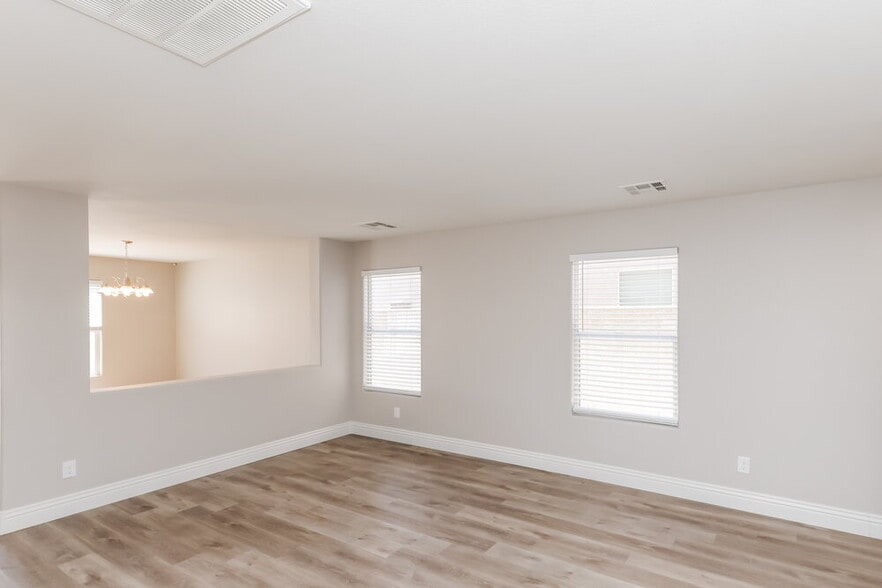 Building Photo - 7450 Easingwold Dr