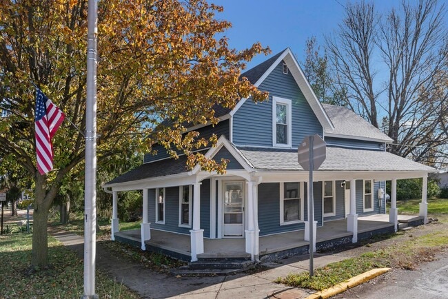 Building Photo - 89 Maple St