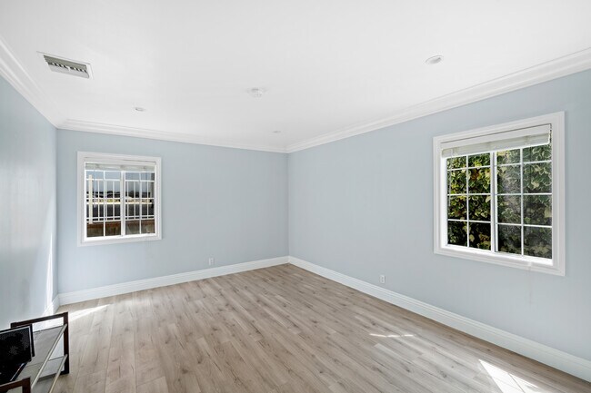Bedroom 2 - 4839 Lowell Ave