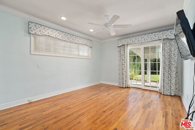 Building Photo - 5334 Bellaire Ave