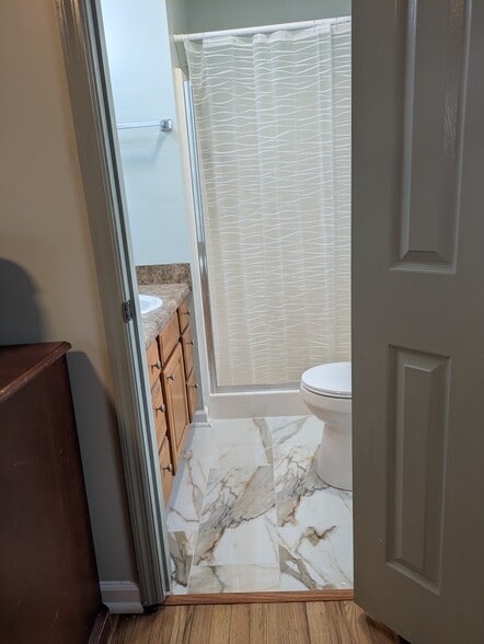 Real Hardwood & Granet Floors - 303 Appleton St