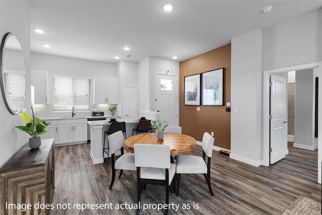 Building Photo - 7157 Borland Dr
