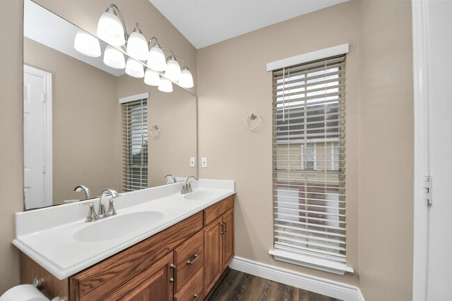 Building Photo - 1163 Lovett St