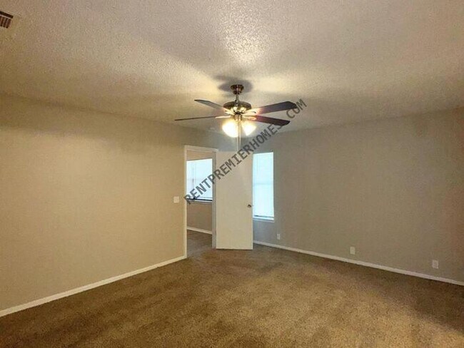 Building Photo - 200 Lochwood Cir