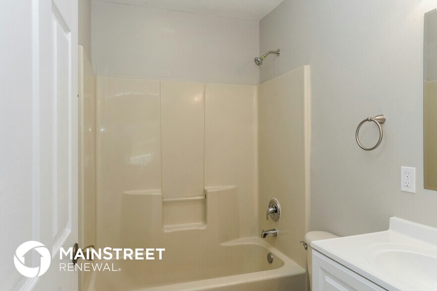 Building Photo - 2406 Parsons Pond Cir