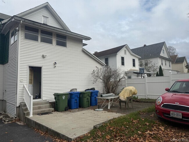 Building Photo - 49 Lake Ave