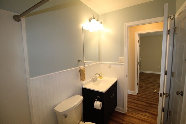 Building Photo - Stunning Home with Breathtaking Blue Ridge Mountain Views!   3 Bedrooms | 2 Baths