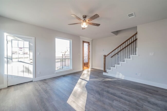 Building Photo - 1617 Mignon Dr