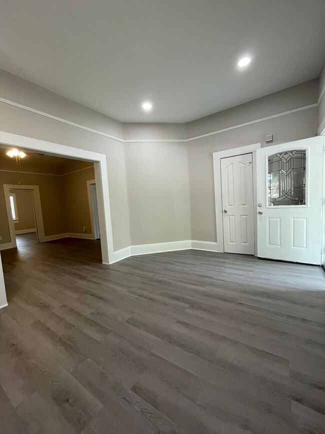 Building Photo - AMAZING 3br/2ba NEW RENOVATION IN ATLANTA!...