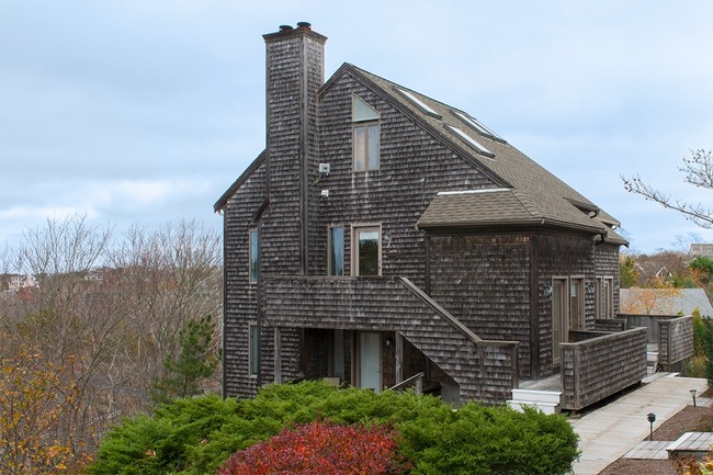 Primary Photo - 4 Harbor Hill Rd