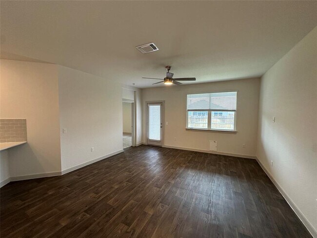 Building Photo - 103 Krause Spgs Dr