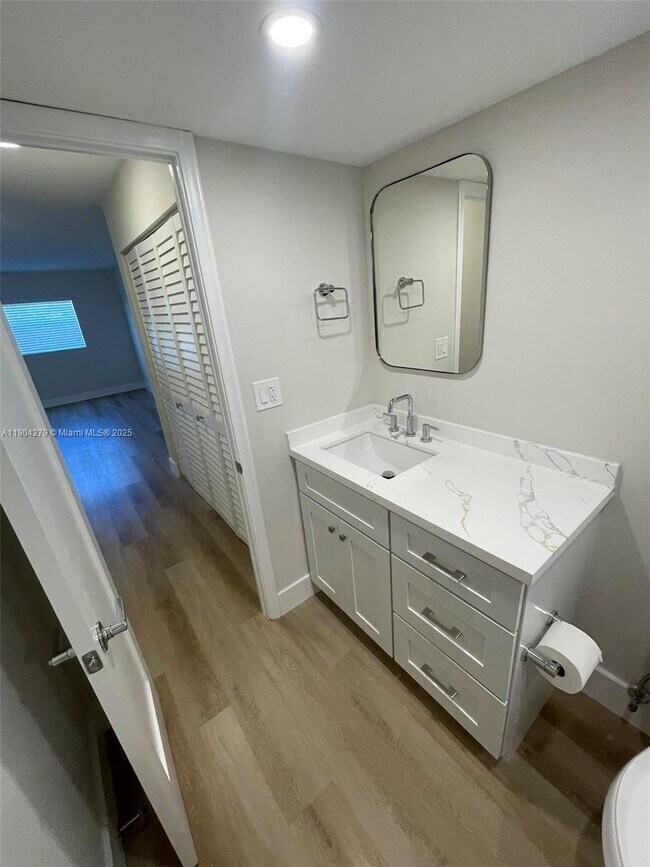 Building Photo - 8107 SW 72nd Ave