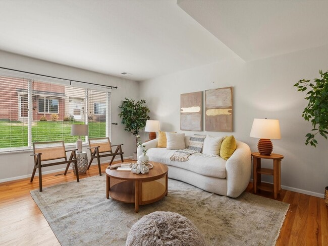 Building Photo - 9264 Mansfield Ave