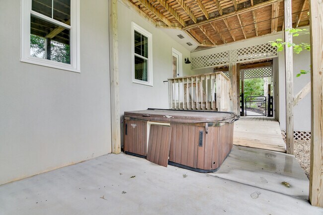 Building Photo - 3557 Stevens Way