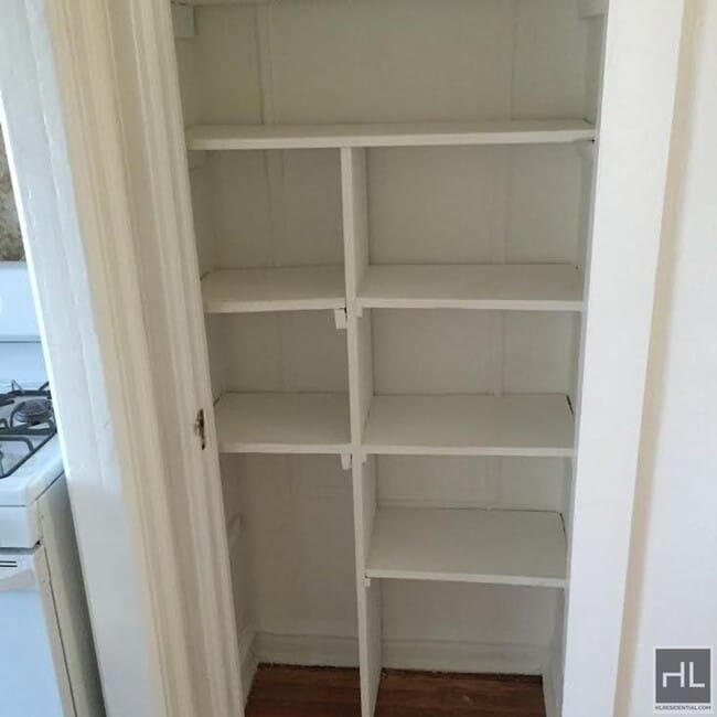 Building Photo - Bright & Spacious Studio in the Heart of A...