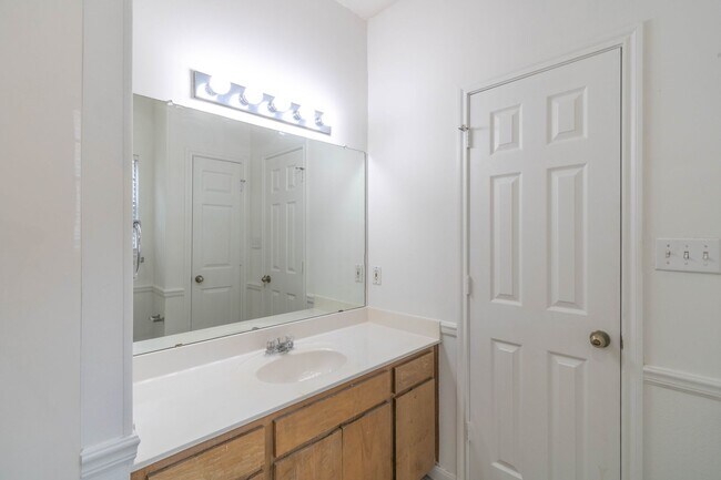 Building Photo - 303 Rawhide Loop